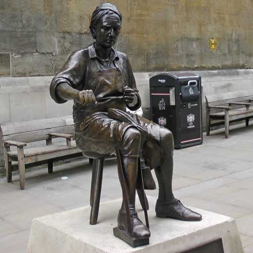 A statue of a cordwainer.