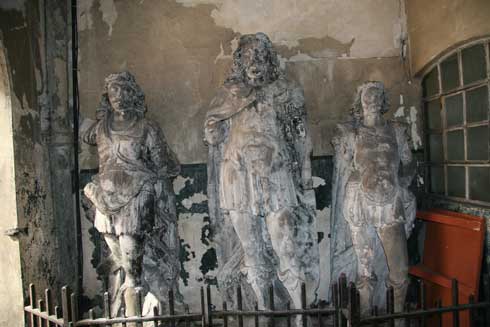 The statues of King Lud and his two sons.