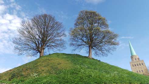 The grass mound of Oxford Castle.